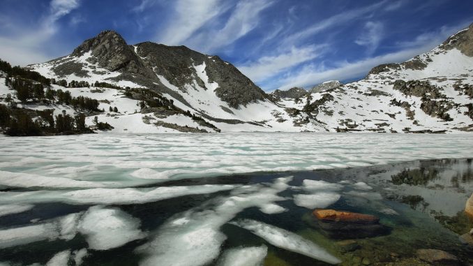 iced-ruby-lake-california-BP8TJDR